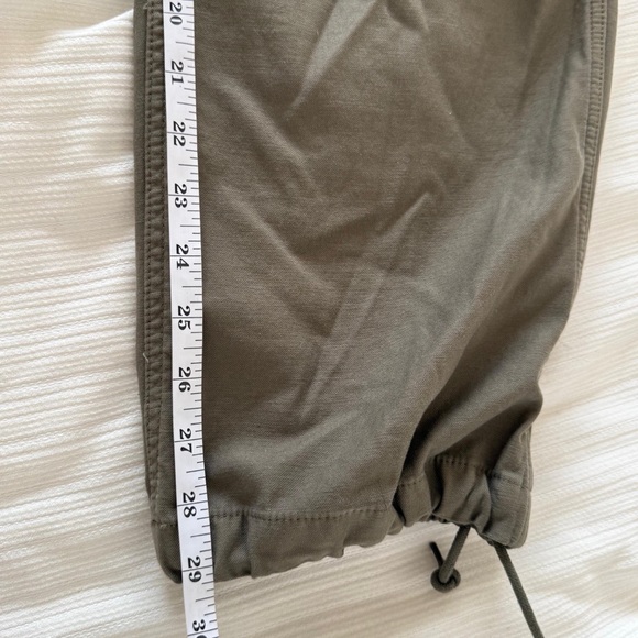 Aritzia TNA cache track Pants olive green pull on elastic waist straight leg M - Picture 15 of 15